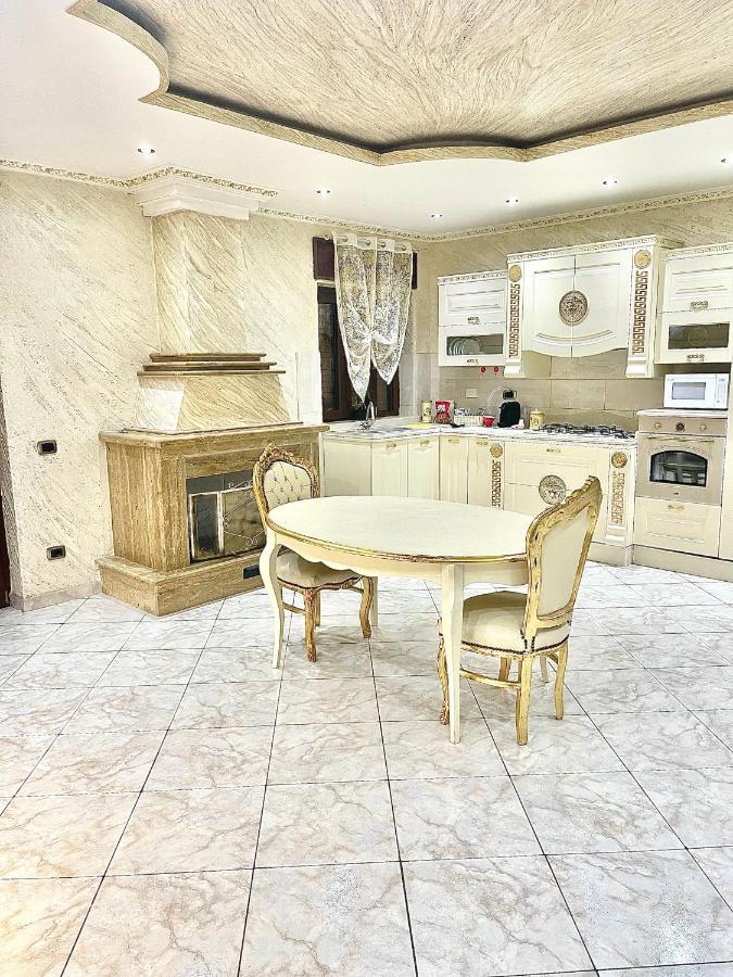 Gold Luxury Suite Home Roma Exterior photo