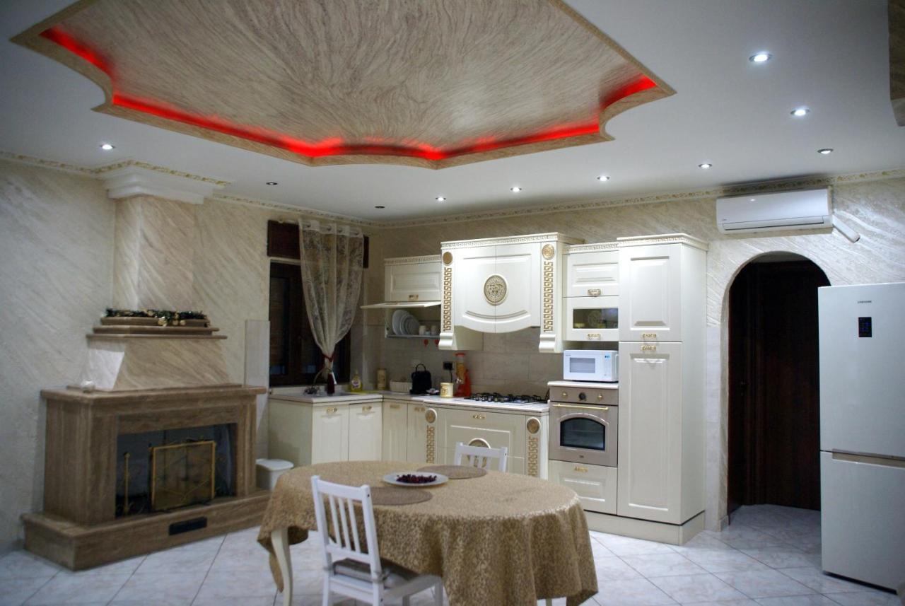 Gold Luxury Suite Home Roma Exterior photo